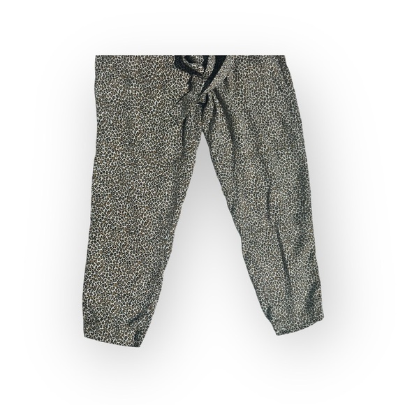 Banana Republic 100% viscose animal print cheetah pants with bow Size Small - Picture 5 of 8